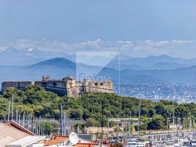 Antibes – Loft d'Architecte Vue Mer Panoramique 206m² Antibes