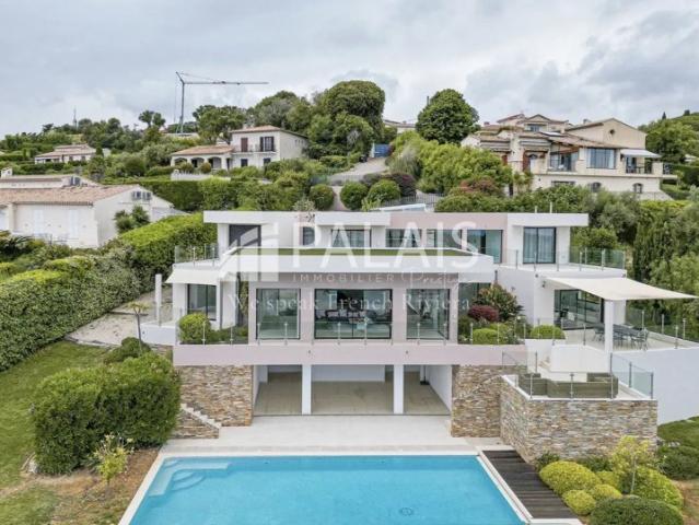 ANTIBES – RASTINES / Villa Contemporaine 240 m² – Jardin – Piscine – Vue Panoramique