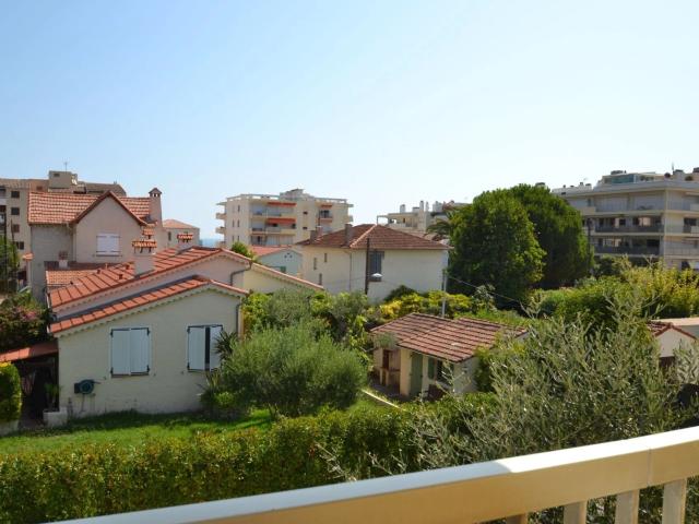 Antibes Salis Rare, grand 2 pièces, à pied de la plage, à. 60m² Antibes