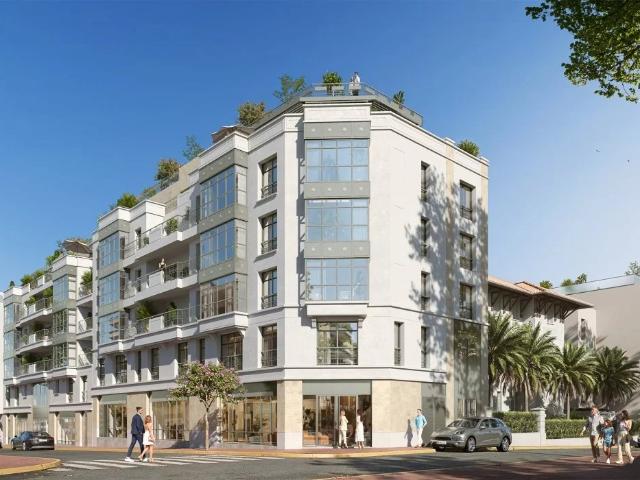Front de mer SPACIEUX 3 PIÈCES EN ÉTAGE ÉLEVÉ AVEC TERRASSE