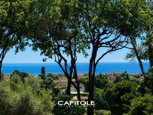 ANTIBES – Vue mer – Villa de charme à rénover ou magnifique projet de reconstruction