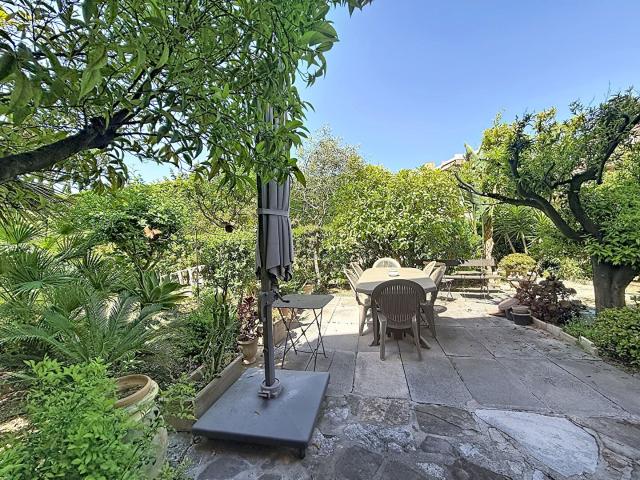Antibes Val Claret Rez de jardin de 85 m² Jardin priva. 84m² Antibes