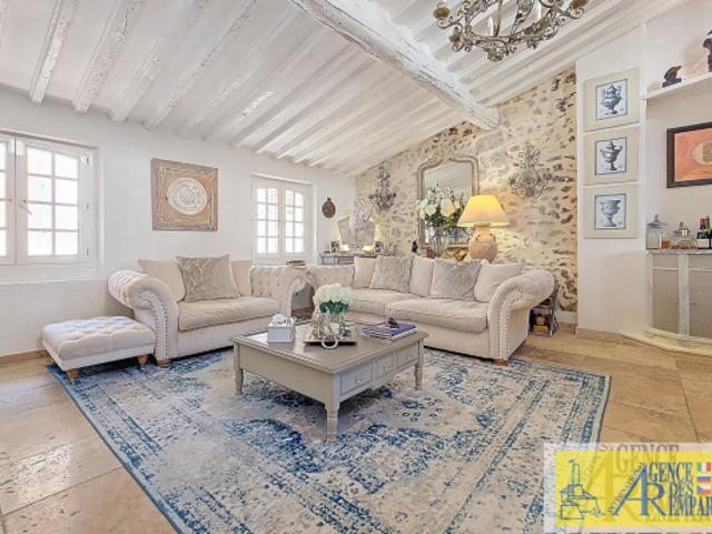 ANTIBES VIEIL ANTIBES UNIQUE APPARTEMENT EN DUPLEX DE 105