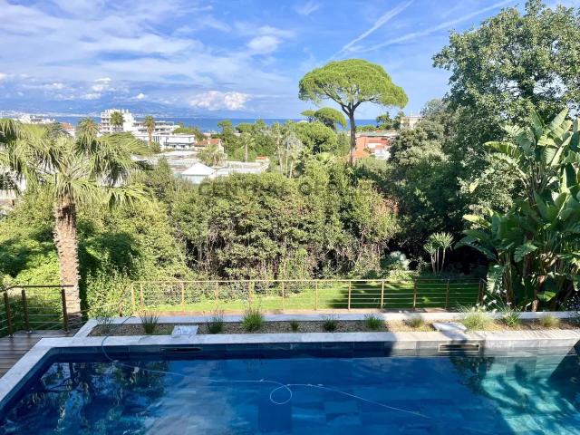Antibes A Pied Des Plages, Domaine Privé, Villa Renovee Vue. 334m² Antibes