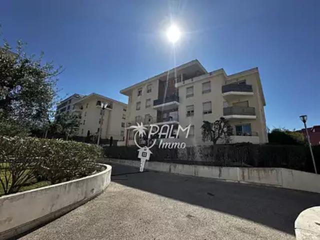 Antibes 06600 Achat / Vente appartement 2 pièces t2 au dernier étage