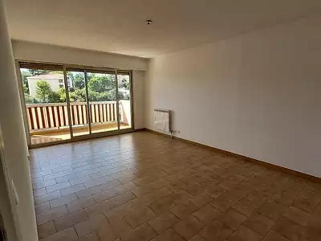 Antibes 06600 Achat / Vente appartement 3 pièces t3 au dernier étage cave