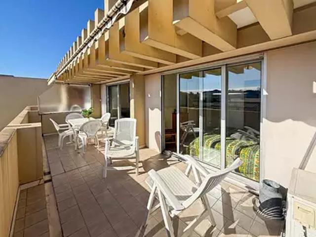 Antibes 06600 Achat / Vente appartement 3 pièces t3 au dernier étage piscine