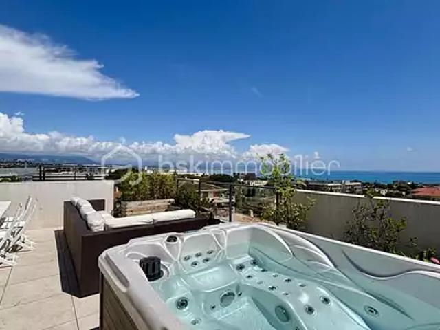 Antibes 06600 Achat / Vente appartement 3 pièces t3 au dernier étage piscine