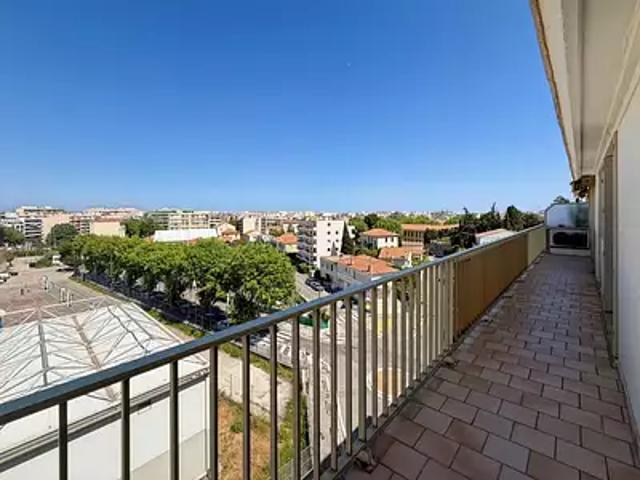Antibes 06600 Achat / Vente appartement 3 pièces t3 au dernier étage terrasse