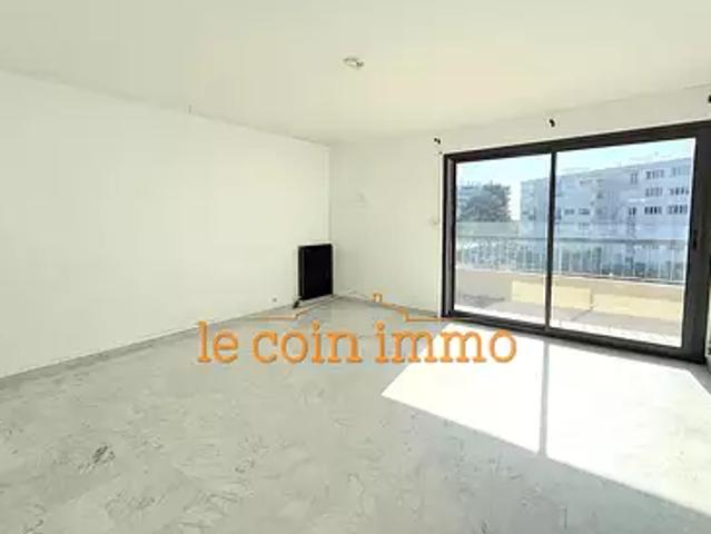 Antibes 06600 Achat / Vente appartement 3 pièces t3 au dernier étage terrasse