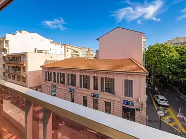 Antibes 06600 Achat / Vente appartement 3 pièces t3 terrasse cave