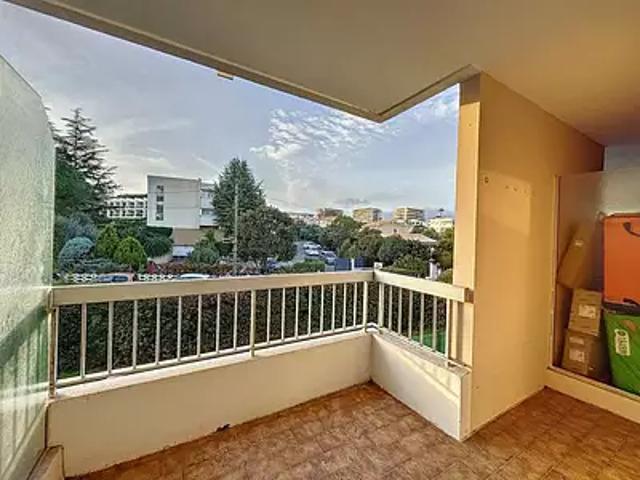 Antibes 06600 Location appartement 1 pièce t1 piscine balcon