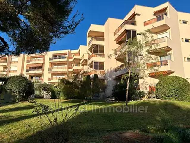 Antibes 06600 Location appartement 3 pièces t3 piscine terrasse