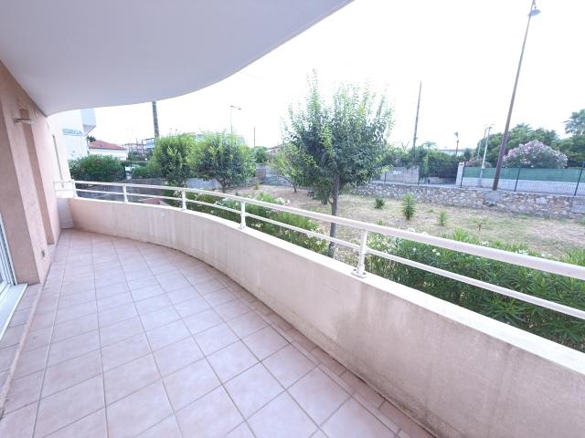 Antibes 2 Pieces Terrasse Piscine