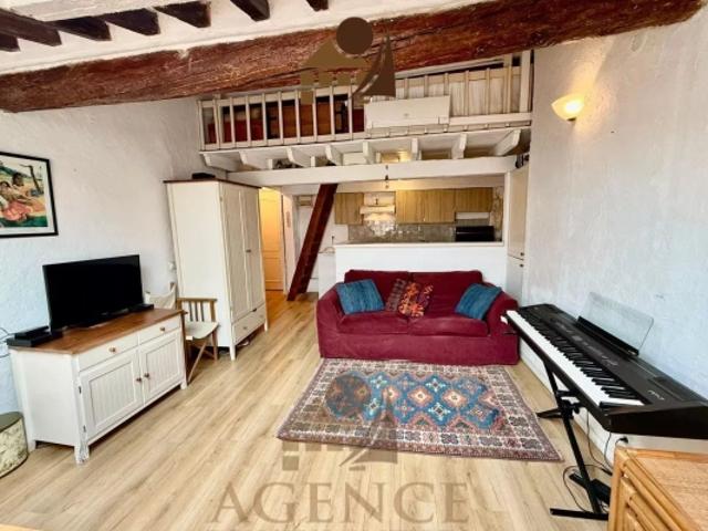 Antibes 2P 38.90m2 vieil ville dernière étage
