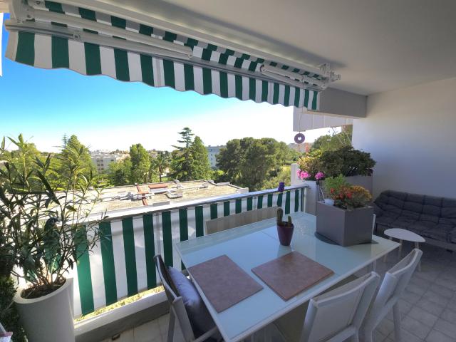 ANTIBES 3 PIECES DERNIER ETAGE