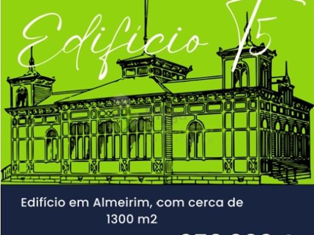 Antigo Palacete T5 do Século XIX No Coração de Almeirim