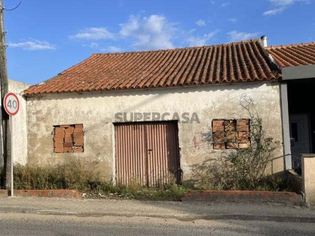 ANTIGA ADEGA A 5 MINUTOS DA LOURINHÃ