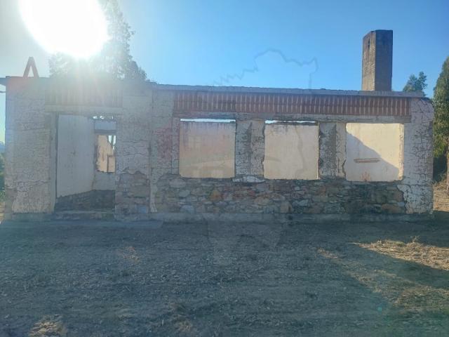 Antiga escola p/ reconstrução