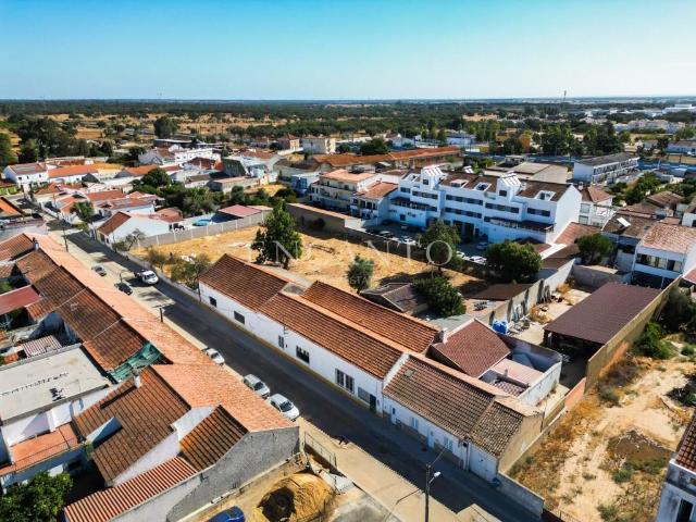 Antiga Fábrica de Cortiça, em zona urbanizável 600m² Ermidas Sado