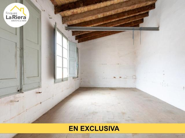 ANTIGUA FÁBRICA TEXTIL EN EL CENTRO DE ARENYS