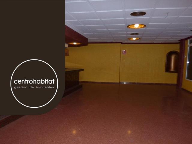 Antiguo bar La Campana. 90m2, 2 aseos. Persiana motorizada. Preparado para negocio de hostelería