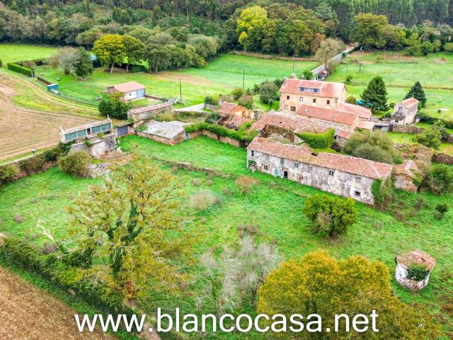 Antiguo PAZO para REFORMAR + 6.200 m2 de SOLAR URBANO a 1,2 km del REFUGIO DE VERDES Coristanco A Coruña