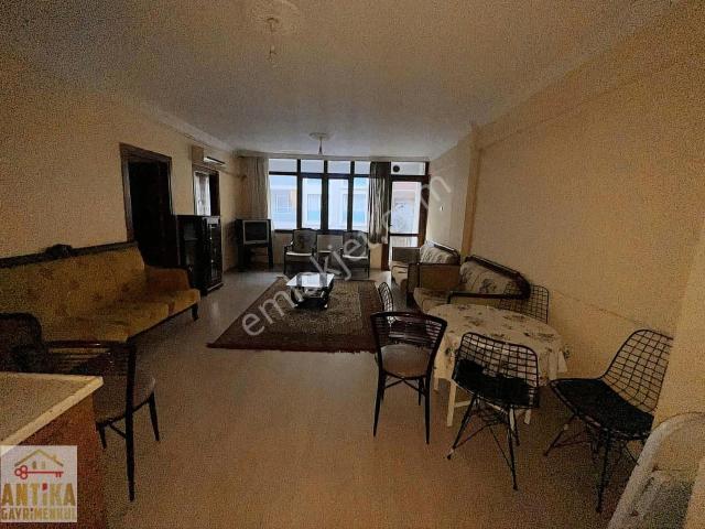 Antika Gayrimenkul'den Cadde Üstü Eşyalı Daire