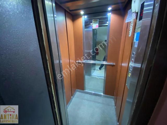 Antika Gayrimenkulden Şehir Merkezinde Satılık 3+1 Geniş Daire