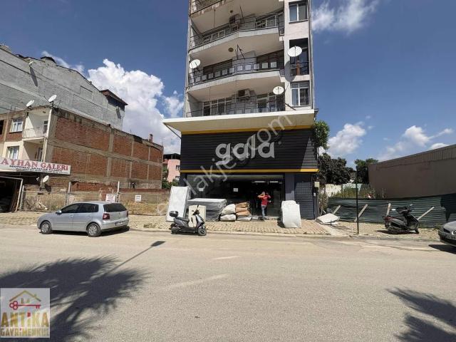 Antika Gayrimenkul'den Ticaretin Kalbinde Satılık Dükkan