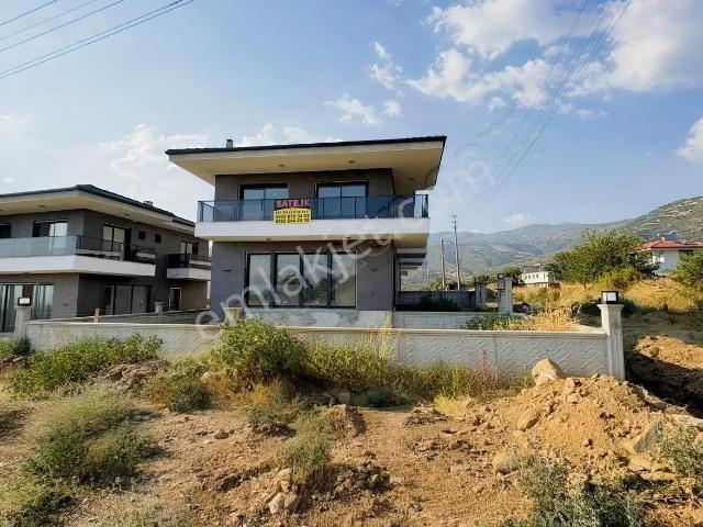 Antika'dan Kaymakam Konutu Yanında Ruhsatı Alınmış Satılık Villa