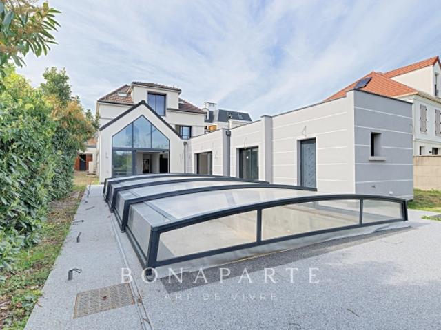 Antony centre – Maison récente de 230 m² avec ascenseur, piscine 8x4 et dépendances sur terrain de 1 150 m²