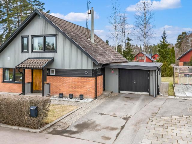 Antracitvägen 10