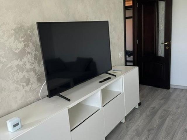 Anunț închiriere apartament 2 camere, garaj