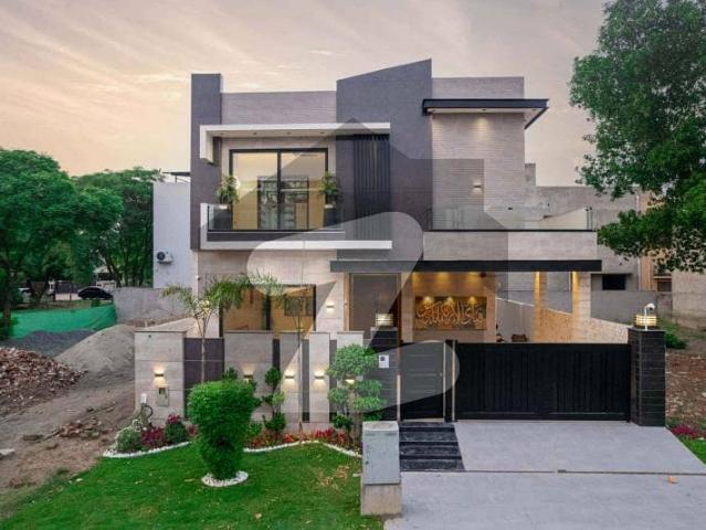 ANW REAL ESTATE PROUDLY OFFERS: 10 Marla Elegant Bungalow Is Available In The Best Block Of DHA Lahore