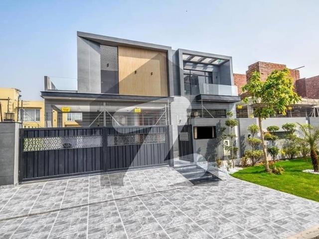 Anw real estate proudly offers: 1 kanal elegant and fully maintained super hot located bungalow is available in the best block of dha phase 2 lahore