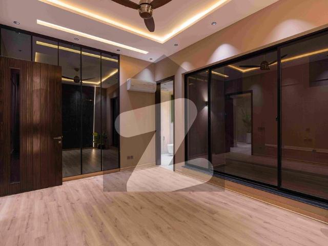 Anw real estate proudly offers: 1 kanal elegant and fully maintained super hot located bungalow is available in the best block of dha phase 5 lahore. DHA Phase 5