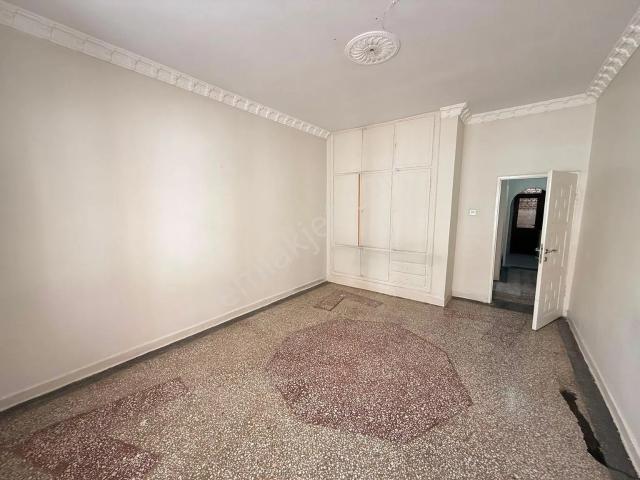Anzele Parkı Karşısı Acil Satılık 2+1 Daire