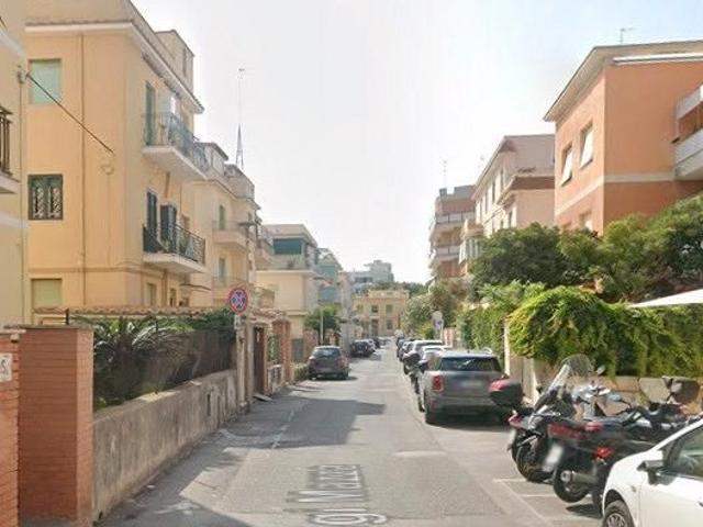 Anzio accogliente quadrilocale arredato