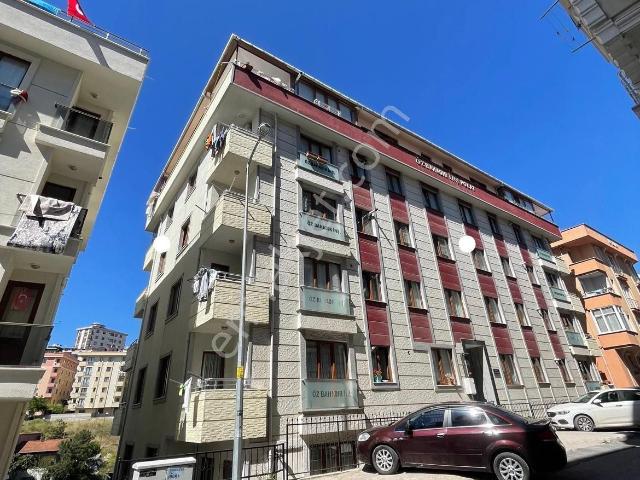 Asıa Emlaktan Çınar Caddesine Yakın İskanlı Arakatta 2+1