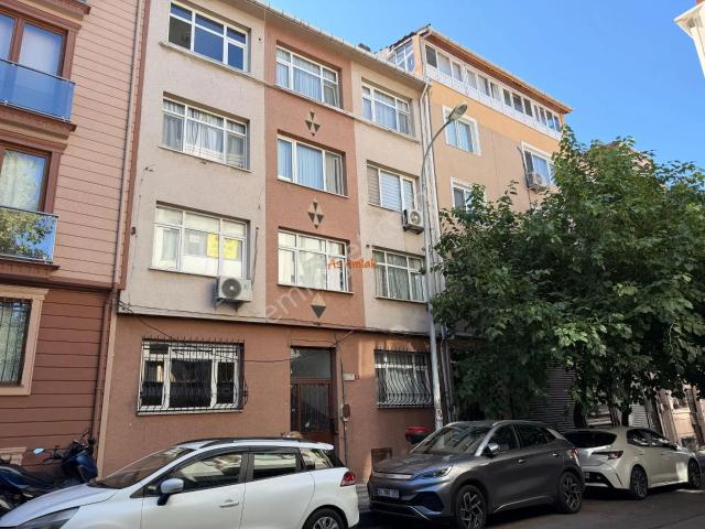 As Emlak'tan 1+1 Bağlarbaşına Metroya Yakın 3.kat Balkonlu Daire