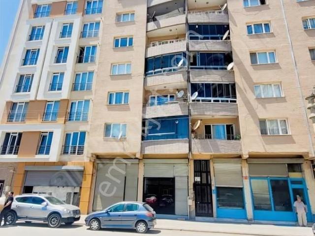 As Emlaktan Yakup Satar Cd. Ürerinde Asansörlü Satılık 3+1 Daire