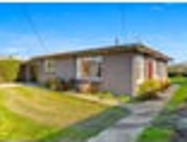 HUGE PRICE DROP! Renovator’s Dream