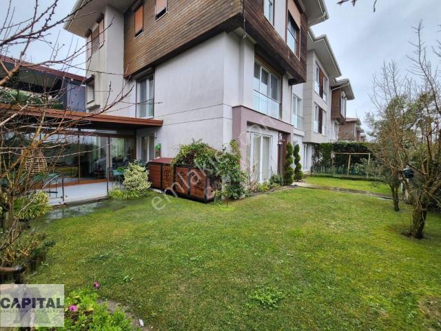 Asmalı Sokaklar Tek Kat Büyük Bahçeli Satılık Villa