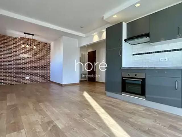 Asnières sur Seine 92600 Achat / Vente appartement 2 pièces t2 au dernier étage