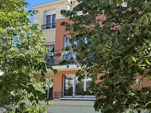 Asnières sur Seine 92600 Achat / Vente appartement 4 pièces t4 cave parking