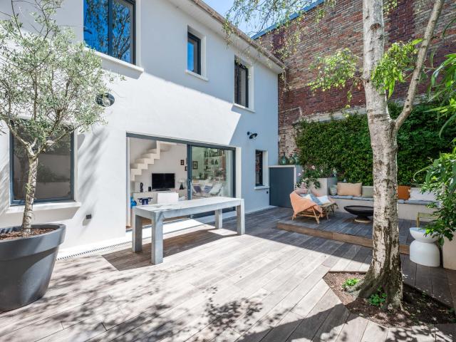 Asnières sur Seine, jolie maison d'environ 150m2 190m2 au sol en parfait état avec 4 chambres 890.000€
