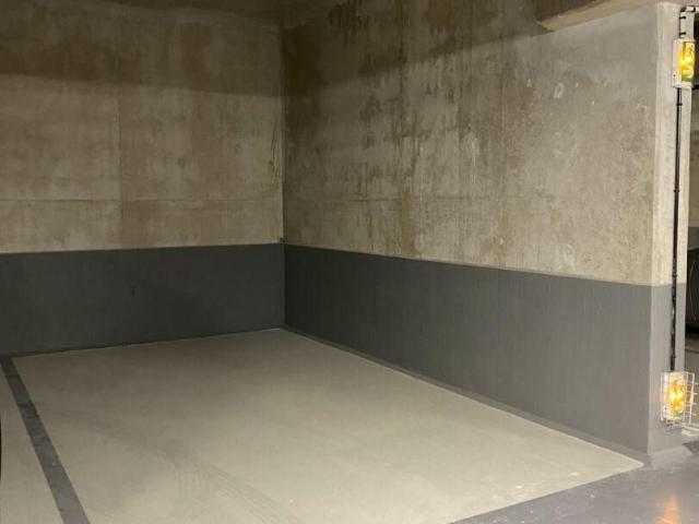 Asnières sur Seine Location Parking / Garage 92