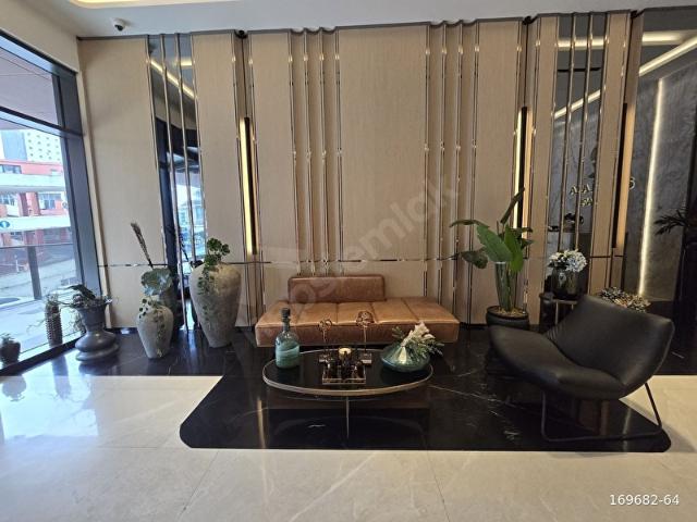 ASOY PLAZA TOPKAPI'DA DENİZ MANZARALI 124m KİRALIK OFİS