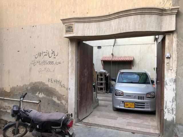 Asalam o Alikum bhaiyo 190 gaz ground+1 house with parking available Karachi Old Clifton ID 22470